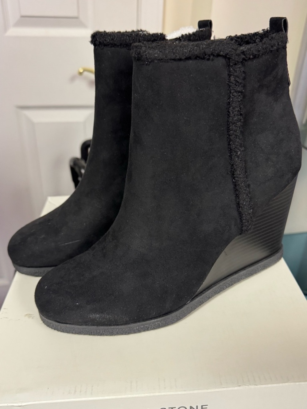 SUN + STONE Black Faux Fur Wedge Boots Size 11 Camillia Macy’s NEW $80 msrp
